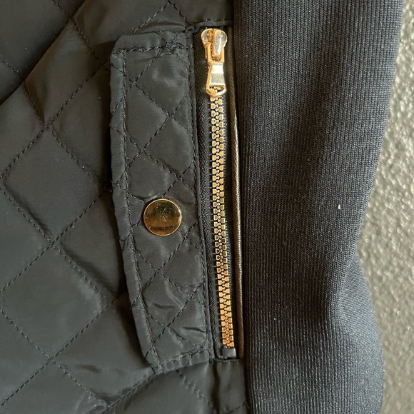 Cavalini Navy Quilted Full with Gold zippers Vest Woman's Size M - Picture 3 of 6